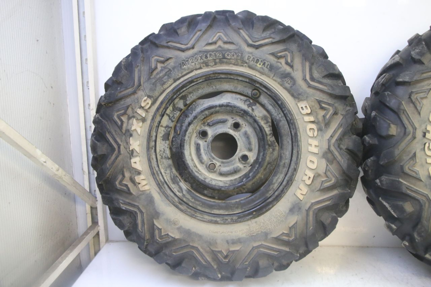 photo de LLANTA DELANTERA Y NEUMÁTICO YAMAHA YFM GRIZZLY 550 (2008 - 2015)