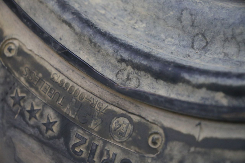 photo de LLANTA DELANTERA Y NEUMÁTICO YAMAHA YFM GRIZZLY 550 (2008 - 2015)