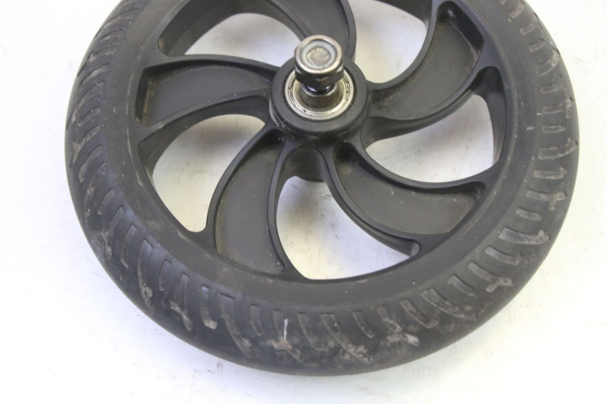 photo de LLANTA DELANTERA Y NEUMÁTICO MOOVWAY Z8 1