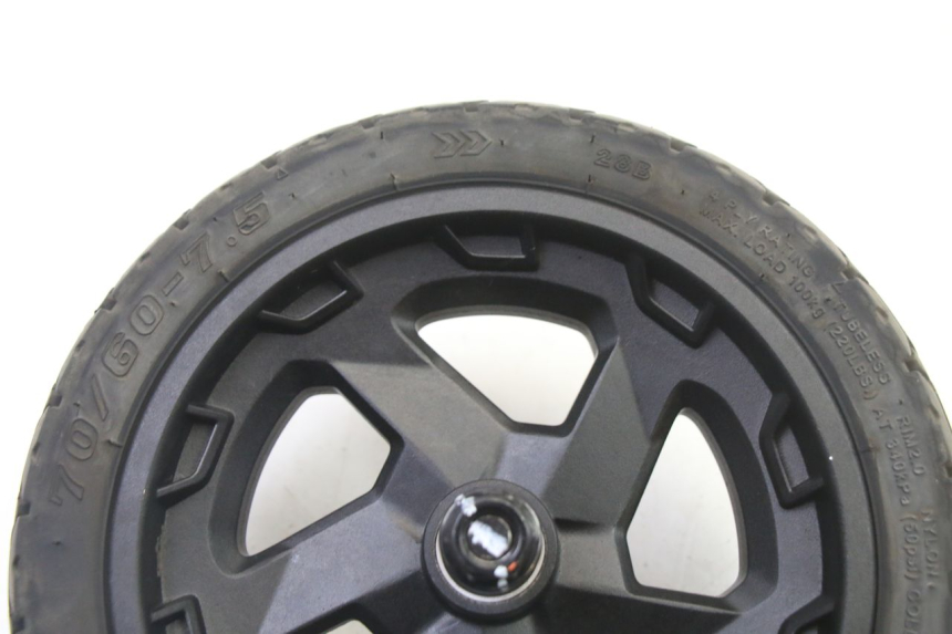 photo de LLANTA DELANTERA Y NEUMÁTICO SEGWAY NINEBOT ZT3 PRO 1