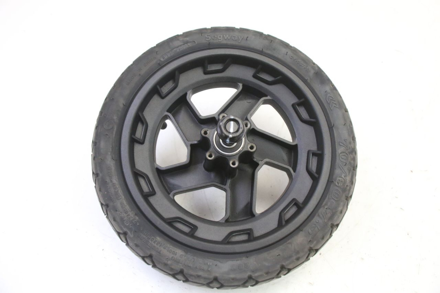 photo de LLANTA DELANTERA Y NEUMÁTICO SEGWAY NINEBOT ZT3 PRO 1