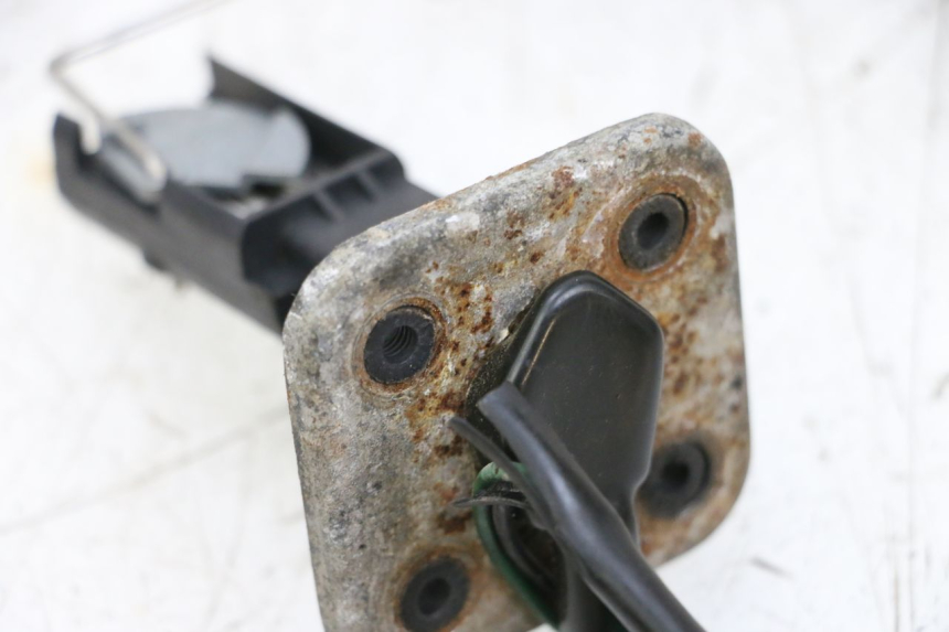 photo de DEPOSITO NIVEL MBK BOOSTER SPIRIT NAKED 50 (2004 - 2017) - Primer plano técnico