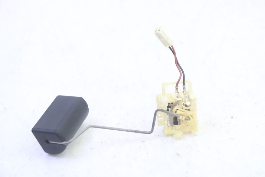 photo de DEPOSITO NIVEL YAMAHA FZ6 N FAZER 600 (2004 - 2006) - Zoom estado de uso