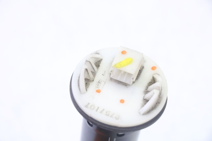 photo de DEPOSITO NIVEL PIAGGIO MP3 125 (2006 - 2014)