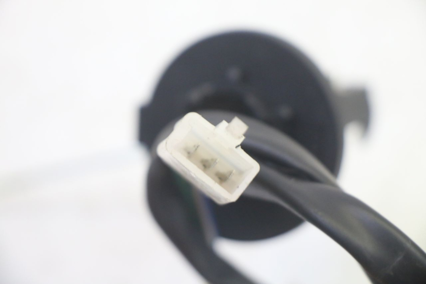 photo de INDICADOR DE NIVEL DE COMBUSTIBLE TNT MOTOR ROMA 10' 4T 50 (2019 - 2022) - Otra perspectiva