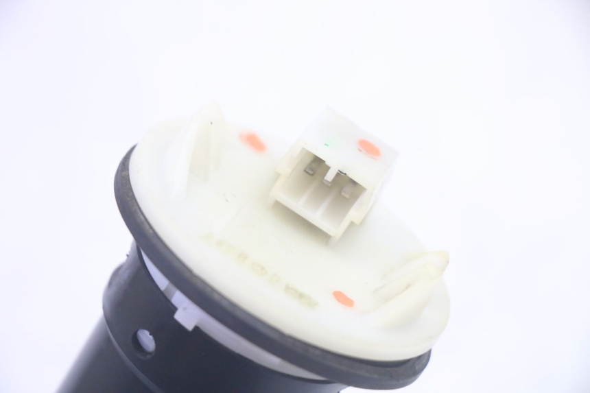 photo de INDICADOR DE NIVEL DE COMBUSTIBLE PIAGGIO XEVO - X EVO 125 (2007 - 2017) - Otra perspectiva