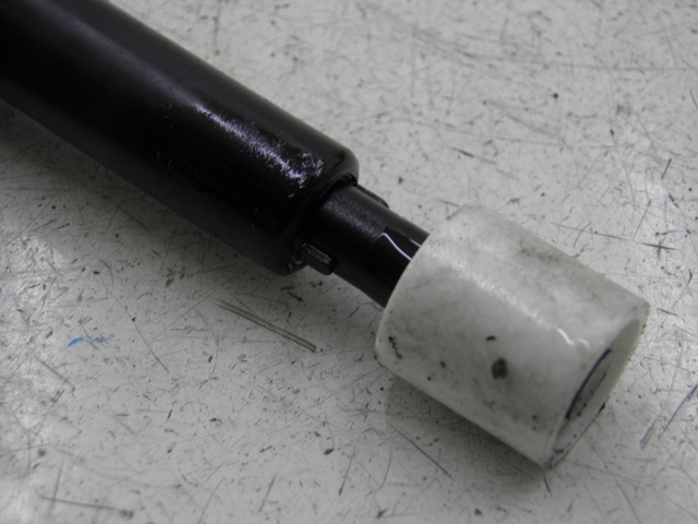 photo de DEPOSITO ACEITE NIVEL KYMCO AGILITY RS 2T 50 (2009 - 2013) - Otra perspectiva