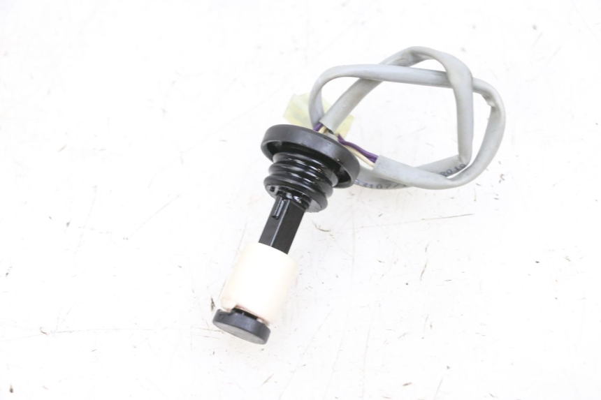 photo de INDICADOR DE NIVEL DE ACEITE PIAGGIO NEW TYPHOON 50 (2018 - 2021) - Zoom estado de uso