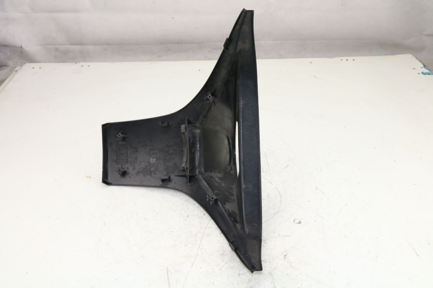 photo de UNIóN DE CARENADO TRASERO. HONDA FES S-WING SWING ABS 125 (2007 - 2015)