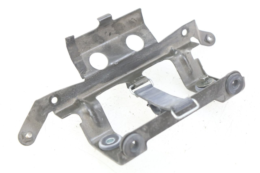 photo de JUNTA CARENADO TRASERO INFERIOR YAMAHA FZS FAZER 600 (1998 - 2001)