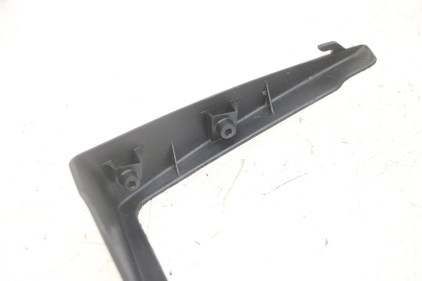 photo de JUNTA DE CARENADO TRASERO INFERIOR SUZUKI GS GSE 500 (2001 - 2003)