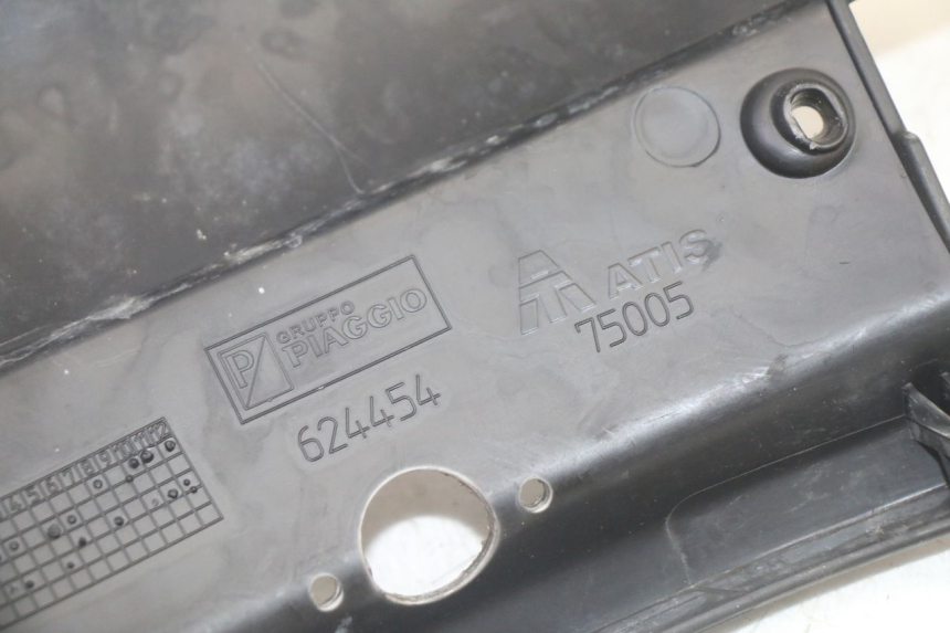 photo de CARENADO TRASERO CONEXION BAJO PIAGGIO MP3 RL 250 (2007 - 2010)