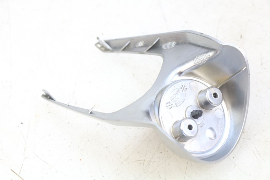 photo de UNIóN INFERIOR DEL CARENADO TRASERO. PEUGEOT DJANGO 4T 50 (2014 - 2019)
