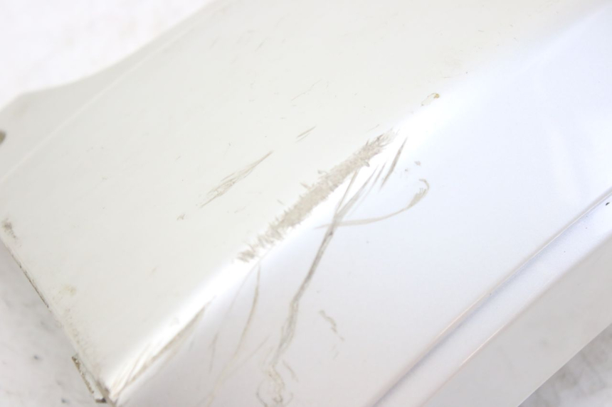 photo de UNIóN INFERIOR DEL CARENADO TRASERO. PEUGEOT SATELIS 125 (2010 - 2012)