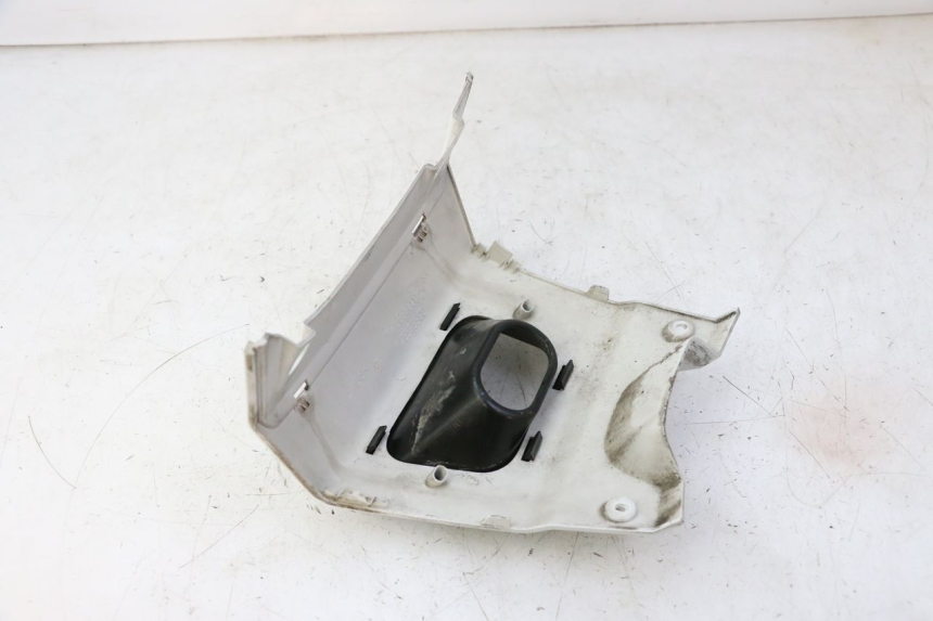 photo de UNIóN INFERIOR DEL CARENADO TRASERO. PEUGEOT SATELIS 125 (2010 - 2012)