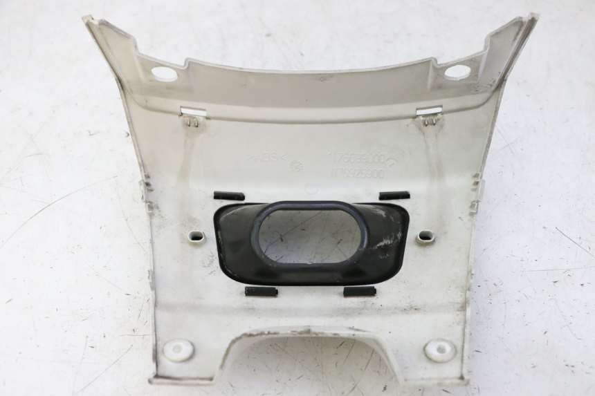 photo de UNIóN INFERIOR DEL CARENADO TRASERO. PEUGEOT SATELIS 125 (2010 - 2012)