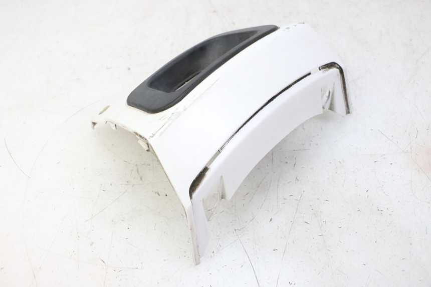 photo de UNIóN INFERIOR DEL CARENADO TRASERO. PEUGEOT SATELIS 125 (2010 - 2012)