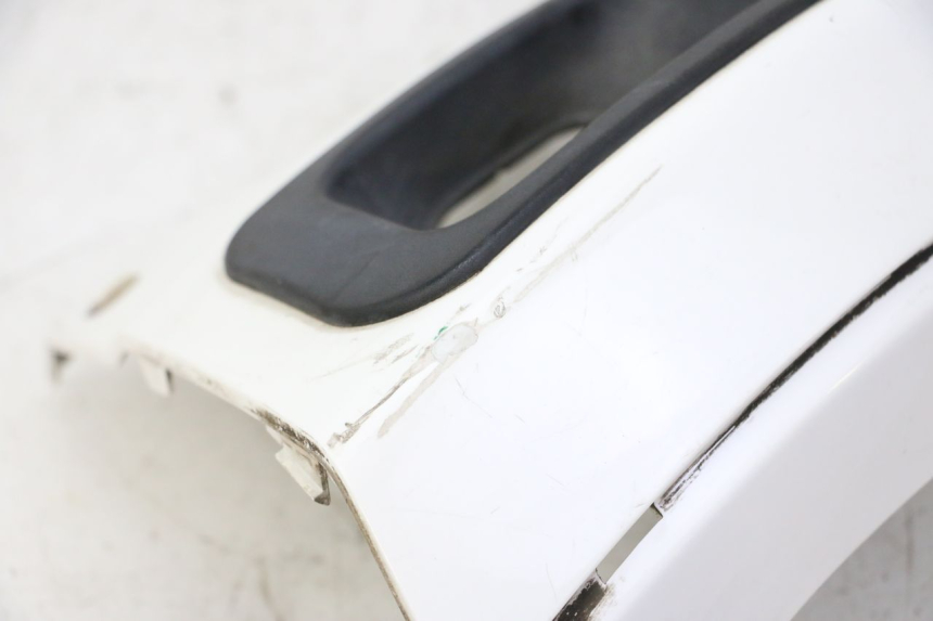 photo de UNIóN INFERIOR DEL CARENADO TRASERO. PEUGEOT SATELIS 125 (2010 - 2012)