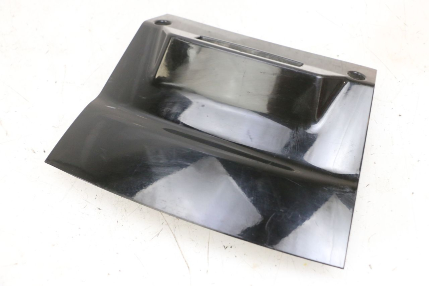 photo de CARENADO TRASERO CONEXION BAJO PIAGGIO X8 125 (2004 - 2007) - Detalle de la pieza