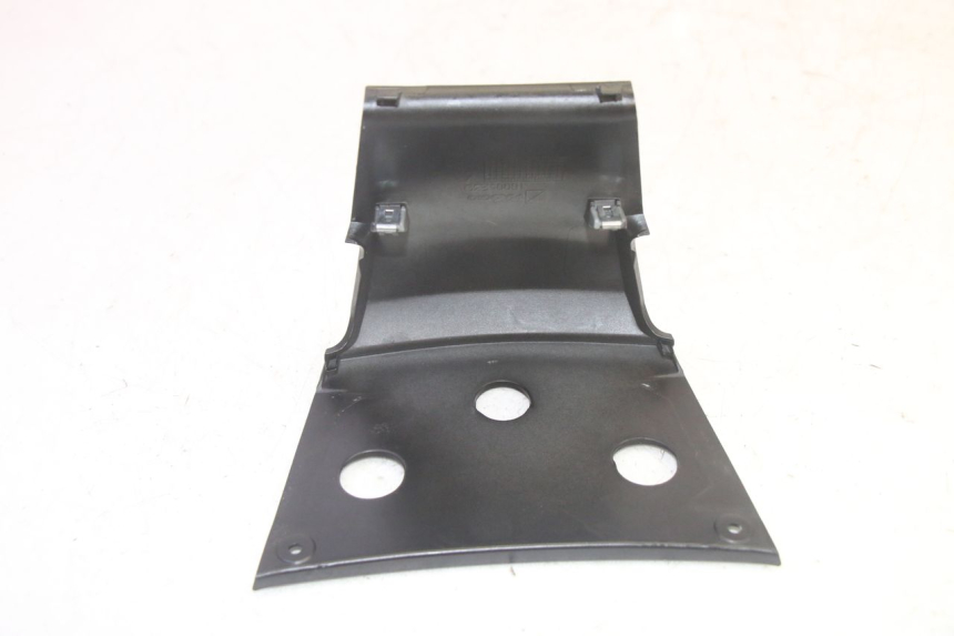 photo de CARENADO TRASERO CONEXION PIAGGIO MP3 HPE 350 (2018 - 2020) - Primer plano técnico