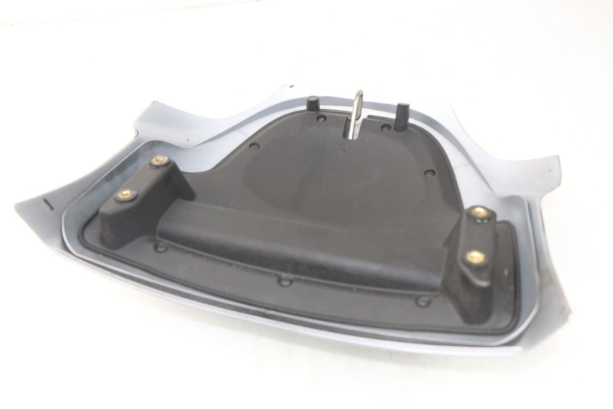 photo de UNIóN DE CARENADO TRASERO. PIAGGIO MP3 125 (2006 - 2014)