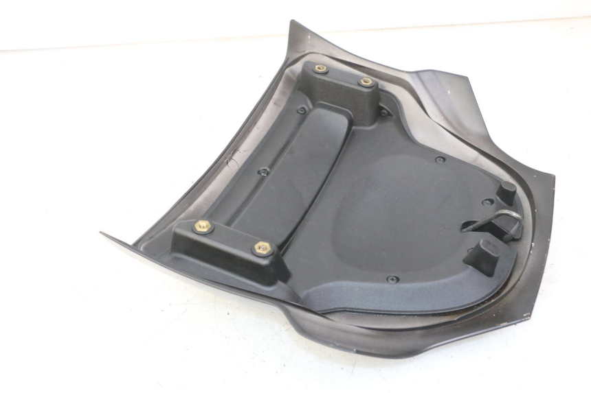 photo de UNIóN DE CARENADO TRASERO. PIAGGIO MP3 500 (2011 - 2015)