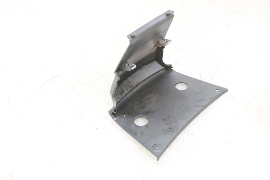 photo de CARENADO TRASERO CONEXION PIAGGIO MP3 500 (2016 - 2018) - Detalle de la pieza