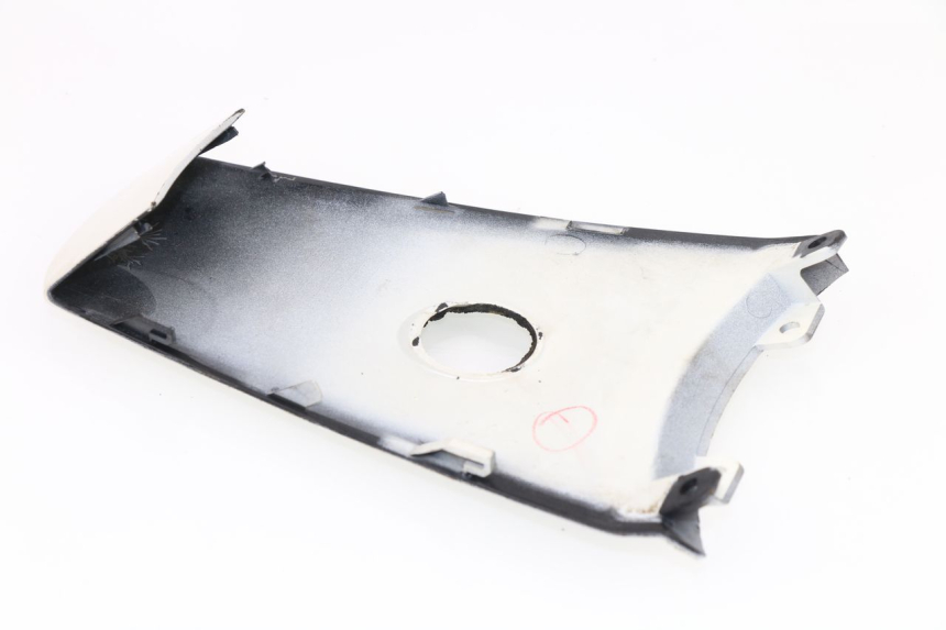 photo de UNIóN DE CARENADO TRASERO. SUZUKI SIXTEEN 125 (2008 - 2010)