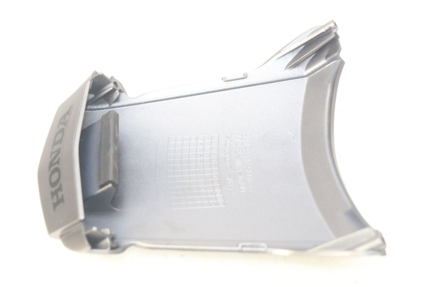 photo de UNIóN DE CARENADO TRASERO SUPERIOR HONDA FES PANTHEON 2T 125 (1998 - 2002)