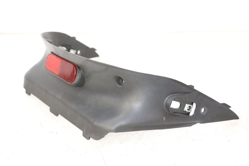 photo de CARENADO TRASERO CONEXION SUPERIOR DAELIM HISTORY 125 (2001 - 2002) - Otra perspectiva