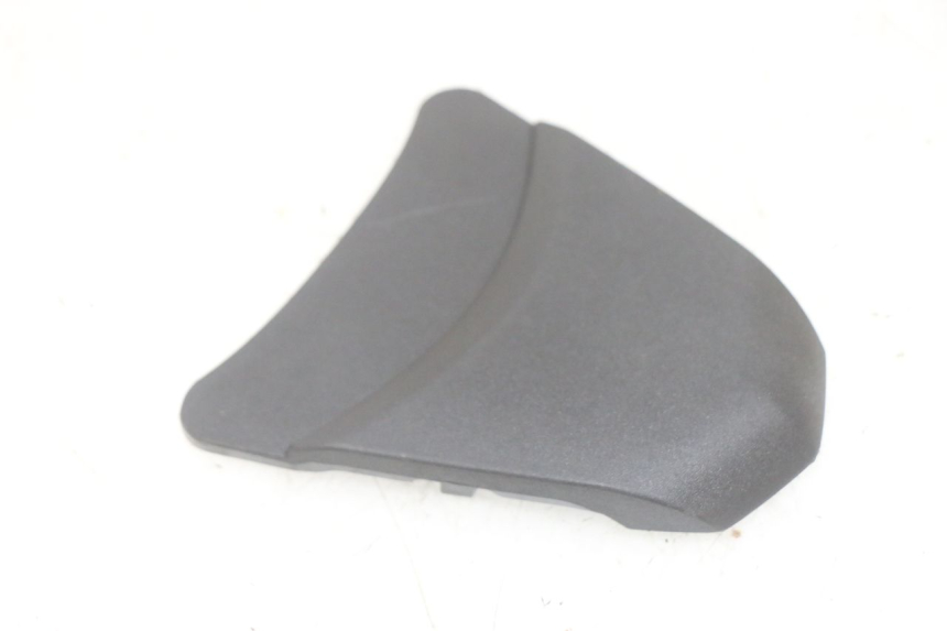 photo de CARENADO TRASERO CONEXION SUPERIOR PIAGGIO MP3 HPE 300 (2019 - 2026) - Zoom estado de uso