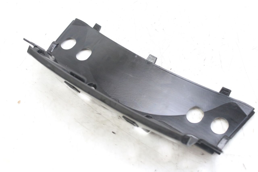 photo de JUNTA CARENADO TRASERO SUPERIOR PIAGGIO MP3 RL 250 (2007 - 2010)