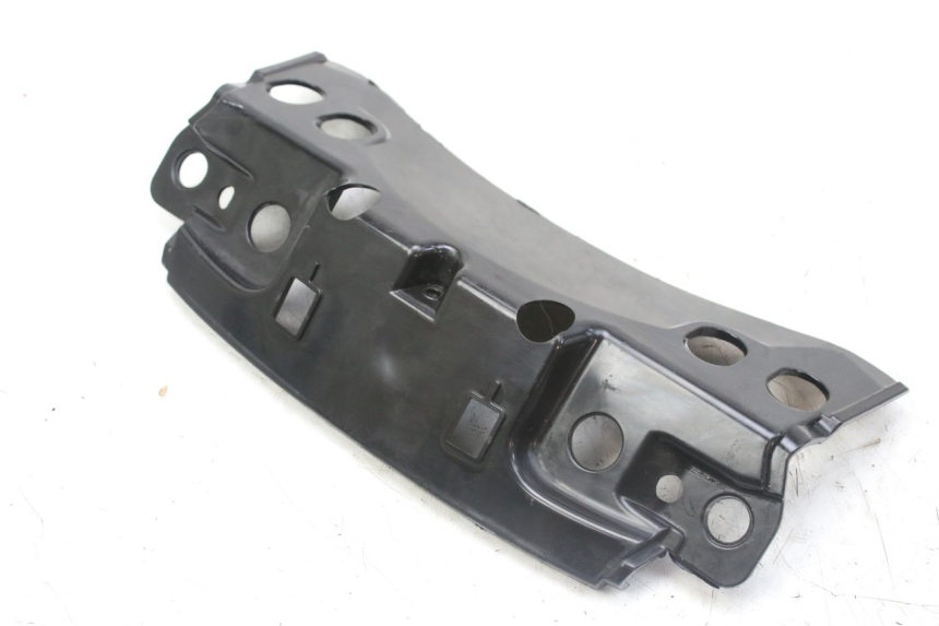 photo de JUNTA CARENADO TRASERO SUPERIOR PIAGGIO MP3 RL 250 (2007 - 2010)