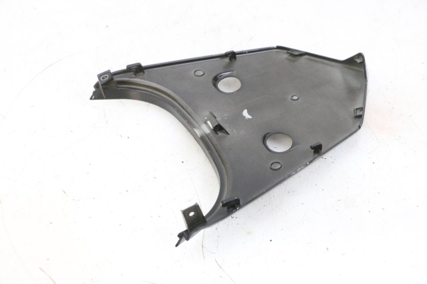 photo de CARENADO TRASERO CONEXION SUPERIOR SYM ORBIT III 3 4T 50 (2021 - 2025) - Otra perspectiva