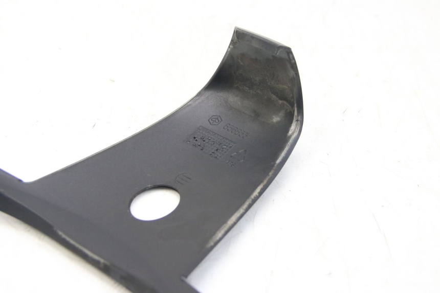 photo de JUNTA CARENADO TRASERO SUPERIOR PIAGGIO BEVERLY 125 (2010 - 2015)
