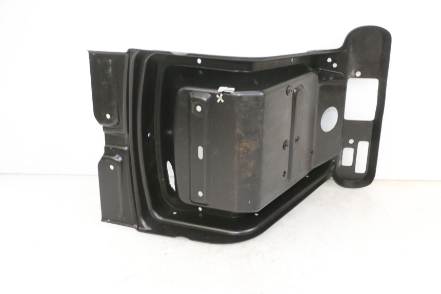 photo de CARENADO TRASERO CONEXION SUPERIOR LIGIER PULSE 3 1 (2014 - 2020) - Zoom estado de uso