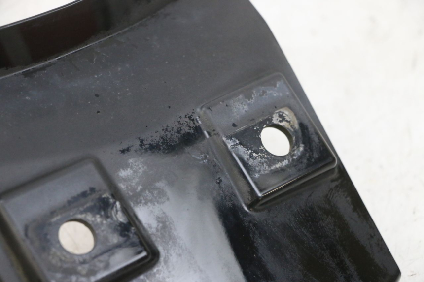 photo de CARENADO TRASERO CONEXION SUPERIOR DAELIM S1 125 (2007 - 2016) - Zoom estado de uso