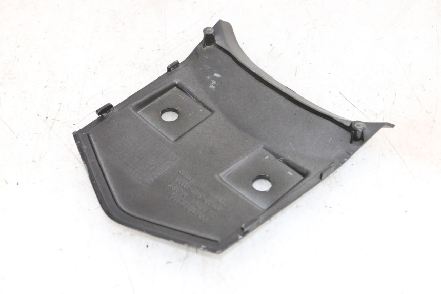 photo de CARENADO TRASERO CONEXION SUPERIOR DAELIM S1 125 (2007 - 2016) - Detalles de los puntos de fijación