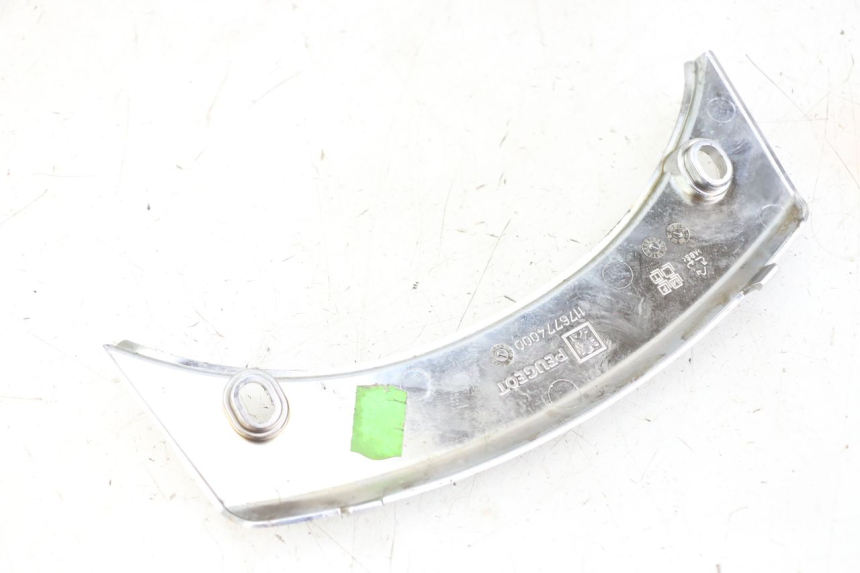 photo de CARENADO TRASERO CONEXION SUPERIOR PEUGEOT SATELIS 125 (2013 - 2018)