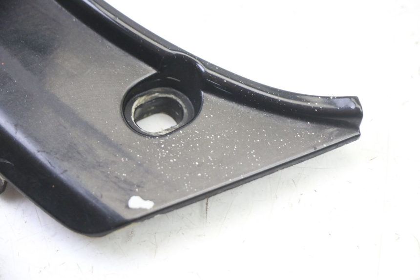 photo de CARENADO TRASERO CONEXION SUPERIOR PEUGEOT SATELIS 125 (2013 - 2018)