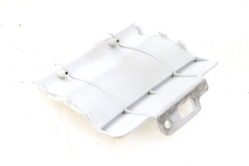 photo de CARENADO TRASERO CONEXION SUPERIOR DAELIM VJ ROADWIN FI 125 (2008 - 2017) - Otra perspectiva