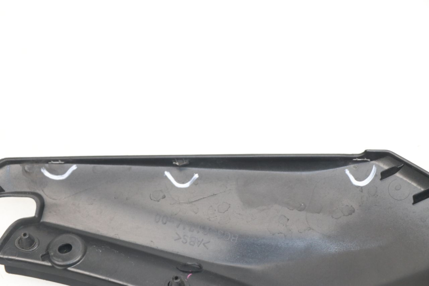 photo de CARENADO TRASERO CONEXION SUPERIOR YAMAHA YP T-MAX TMAX 530 (2017 - 2020)