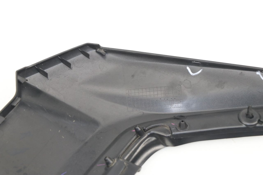 photo de CARENADO TRASERO CONEXION SUPERIOR YAMAHA YP T-MAX TMAX 530 (2017 - 2020)