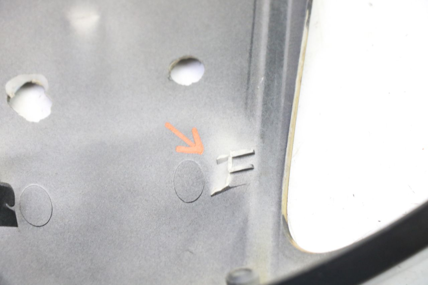 photo de UNIóN DE CARENADO TRASERO. YAMAHA XMAX X-MAX 125 (2006 - 2009)