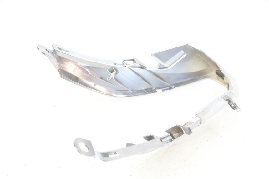 photo de UNIóN DE CARENADO TRASERO. YAMAHA D'ELIGHT DELIGHT 115 (2013 - 2017)