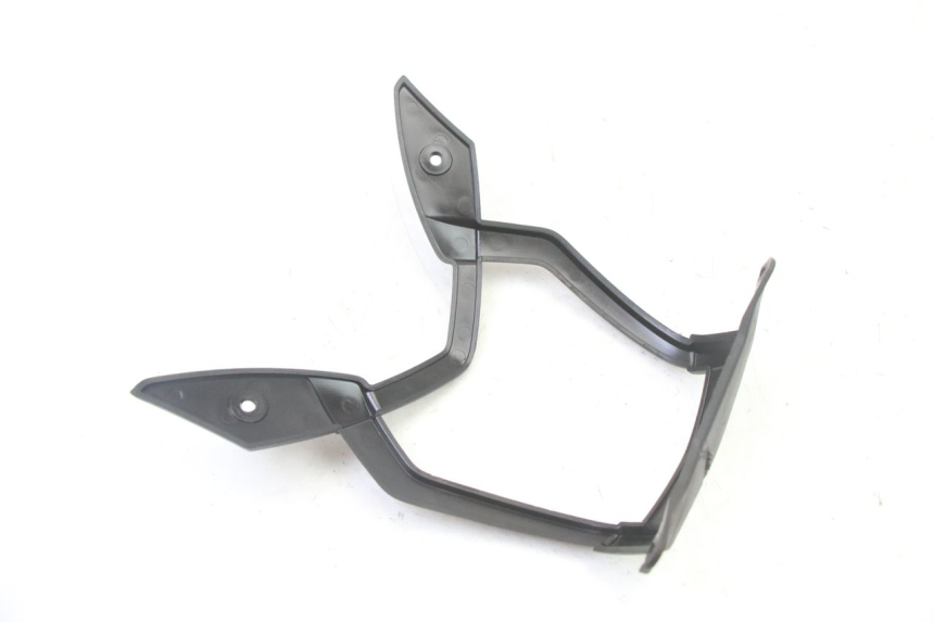 photo de CARENADO DELANTERO CONEXION PEUGEOT KISBEE 4T 50 (2018 - 2022) - Detalles de los puntos de fijación