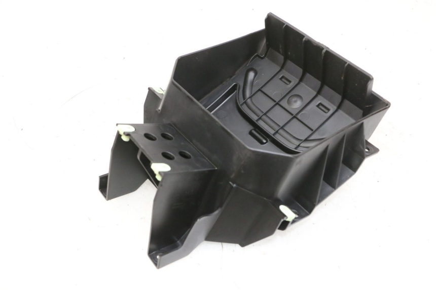 photo de CARENADO DELANTERO CONEXION PEUGEOT SPEEDFIGHT 4 4T EFI 50 (2021 - 2025) - Primer plano técnico