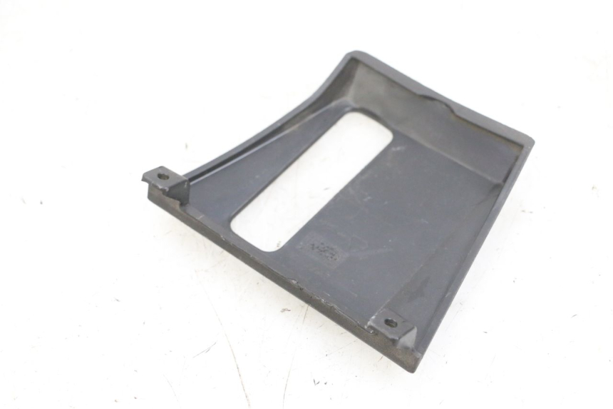 photo de CARENADO FRONTAL CONEXION PIAGGIO MP3 500 (2016 - 2018) - Detalle de la pieza