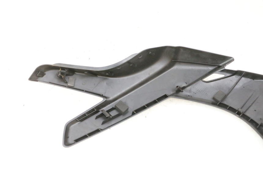 photo de JUNTA DE CARENADO DELANTERO SUPERIOR SUZUKI BURGMAN 650 (2013 - 2020)