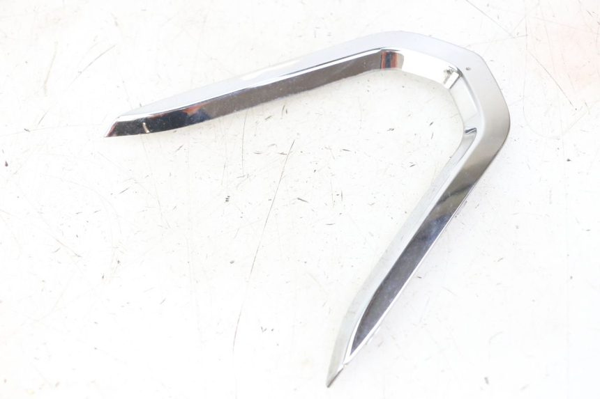 photo de CARENADO DELANTERO CONEXION PEUGEOT SATELIS 125 (2013 - 2018)